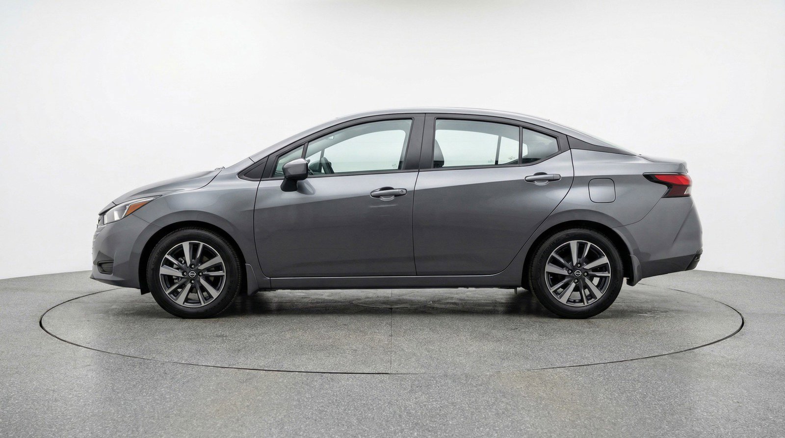 Used 2025 Nissan Versa SV FWD image 4