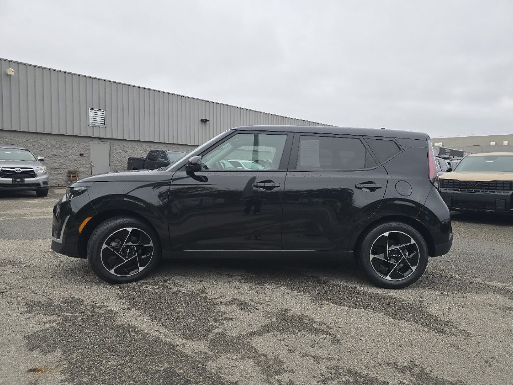 Used 2023 Kia Soul EX FWD image 13