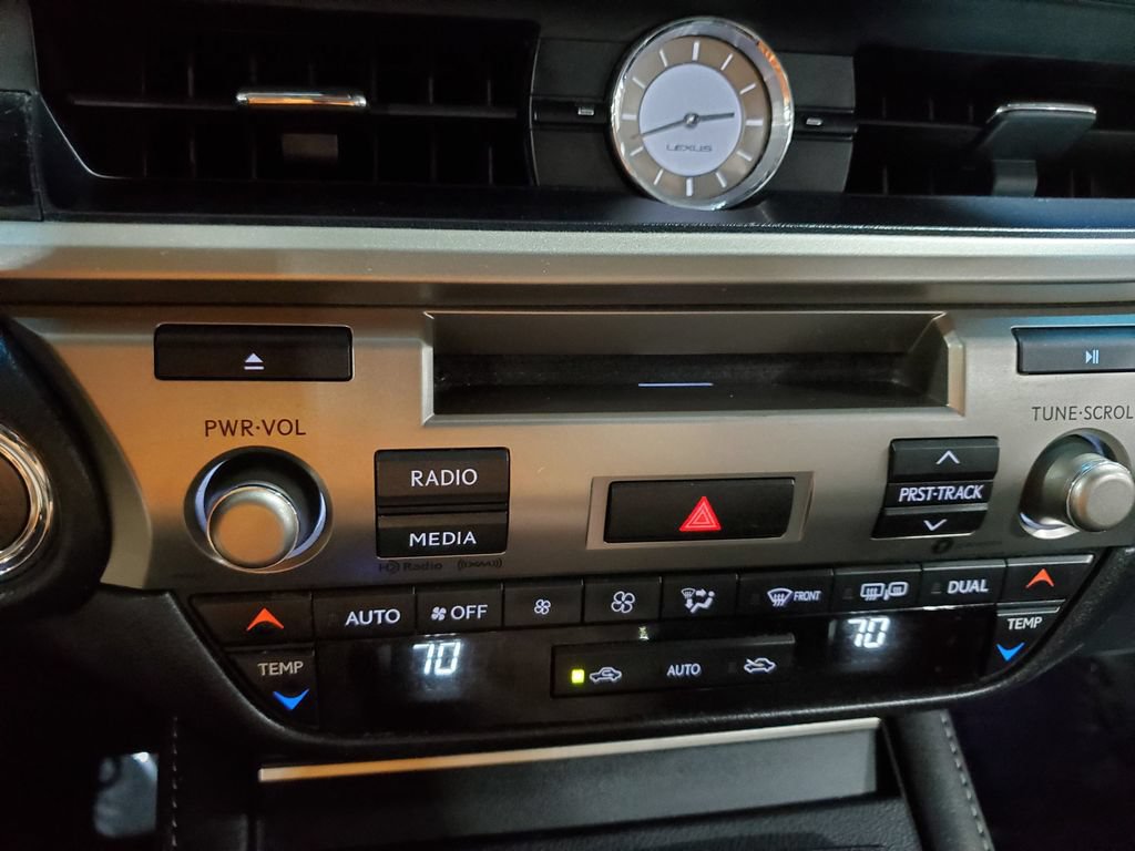 Used 2017 Lexus ES 350 w/ Accessory Package FWD image 31