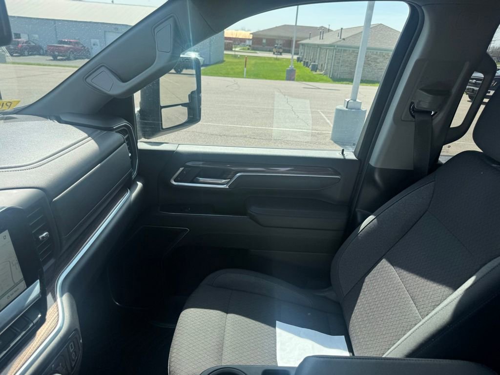 Used 2025 Chevrolet Silverado 3500 LT w/ Safety Package AWD/4WD image 21