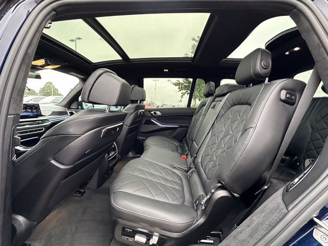 Used 2023 BMW X7 xDrive40i w/ M Sport Package AWD/4WD image 22
