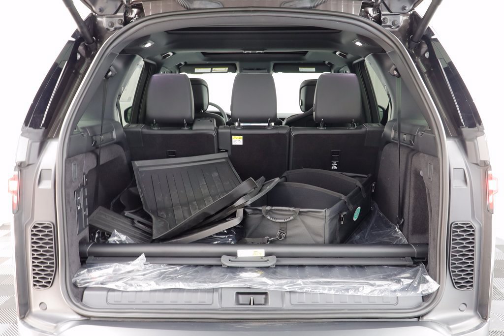 New 2025 Land Rover Discovery S AWD/4WD image 18