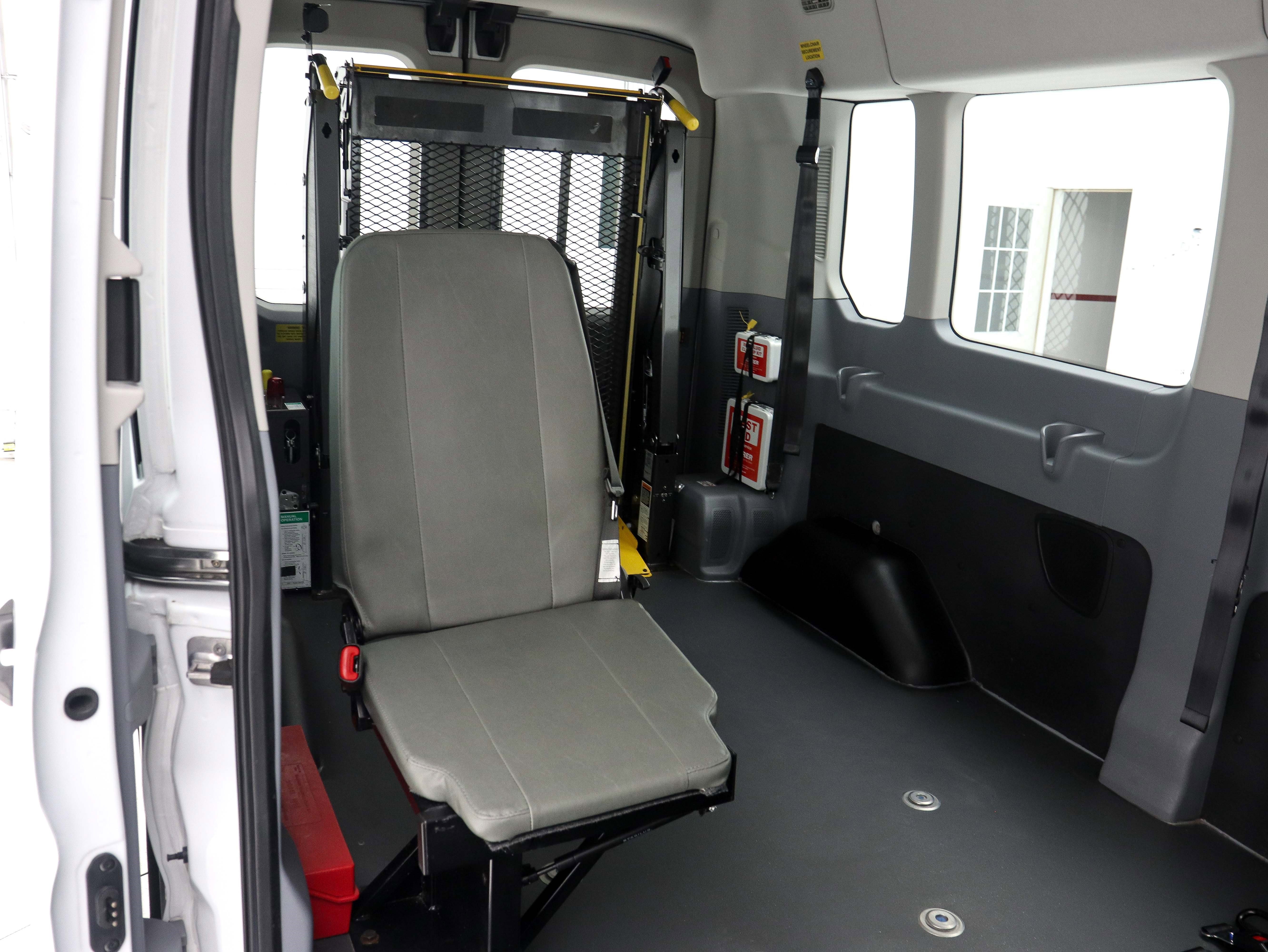 Used 2017 Ford Transit 350 XL image 19