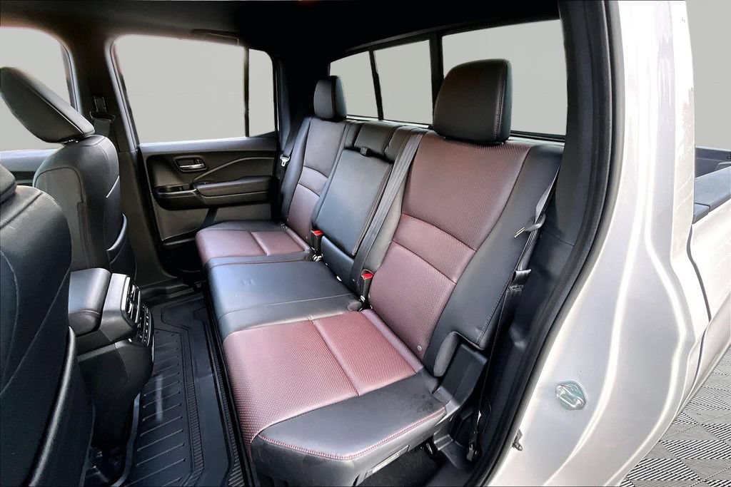 Used 2025 Honda Ridgeline Black Edition image 18