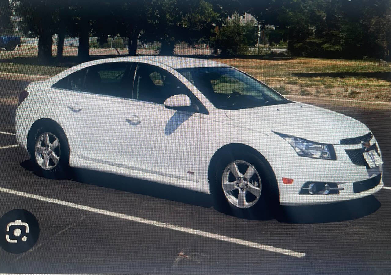 Used 2014 Chevrolet Cruze LT w/ Technology Package image 10