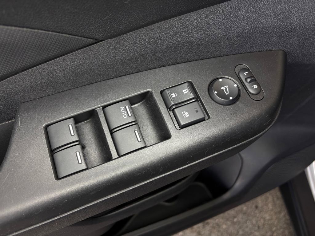 Used 2016 Honda CR-V LX image 11