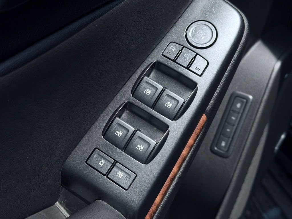 Used 2019 Chevrolet Tahoe Premier AWD/4WD image 18