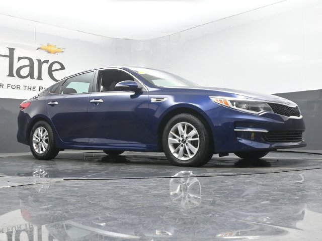 Used 2018 Kia Optima LX FWD image 2
