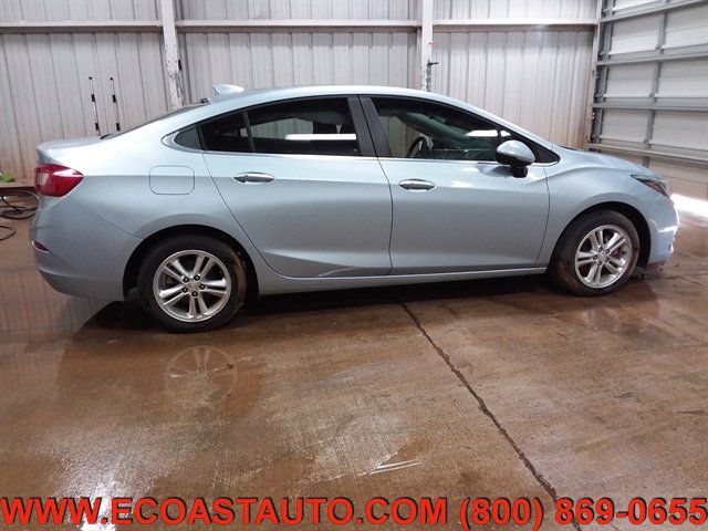 Used 2017 Chevrolet Cruze LT w/ Convenience Package image 5