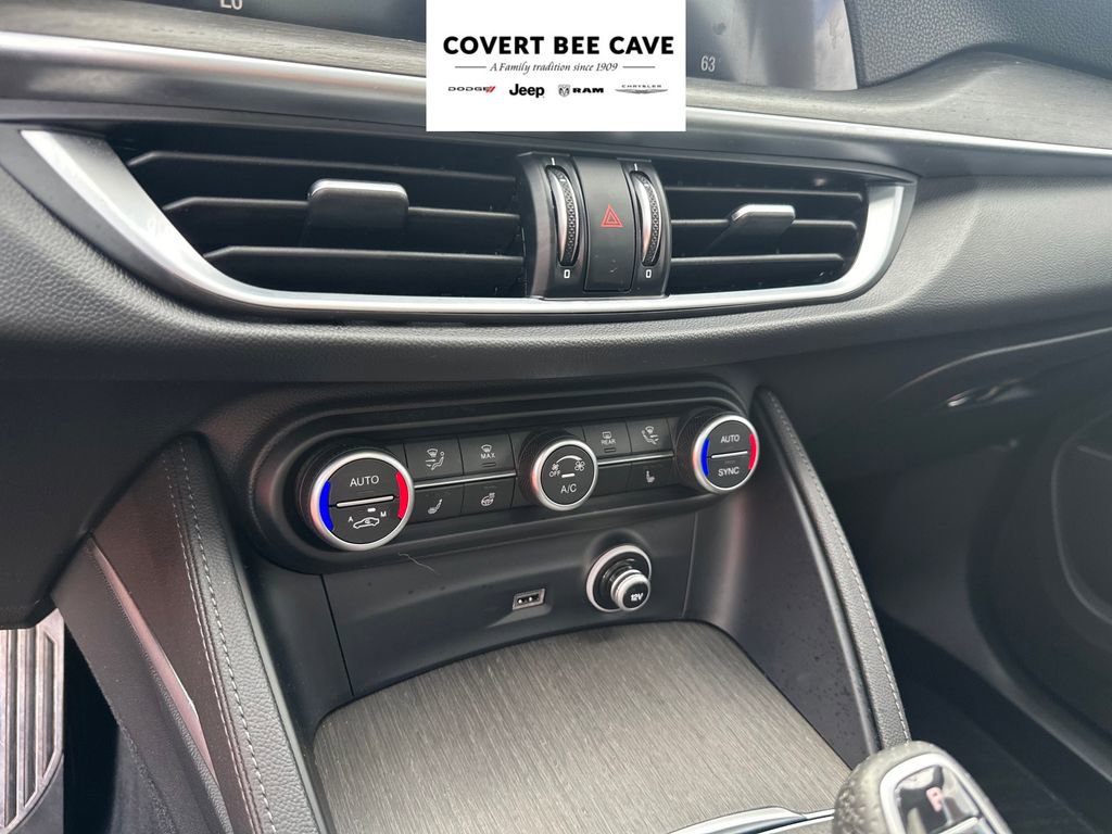 Used 2023 Alfa Romeo Stelvio Ti image 35