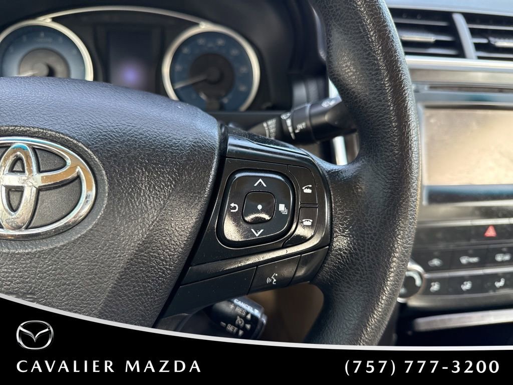 Used 2016 Toyota Camry LE image 11