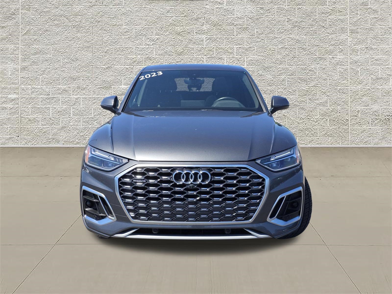 Used 2023 Audi Q5 2.0T Premium Plus w/ Premium Plus Package AWD/4WD image 2