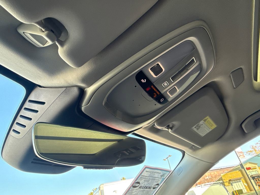 Used 2023 Volvo XC60 T8 Ultimate w/ Climate Package image 29