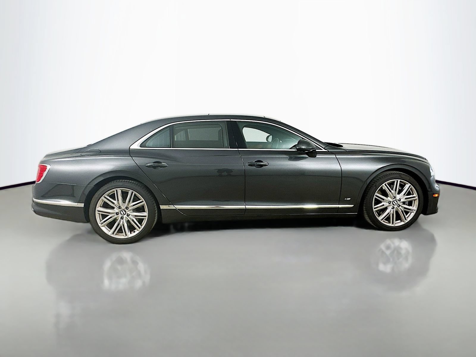 Used 2022 Bentley Flying Spur V8 AWD/4WD image 4