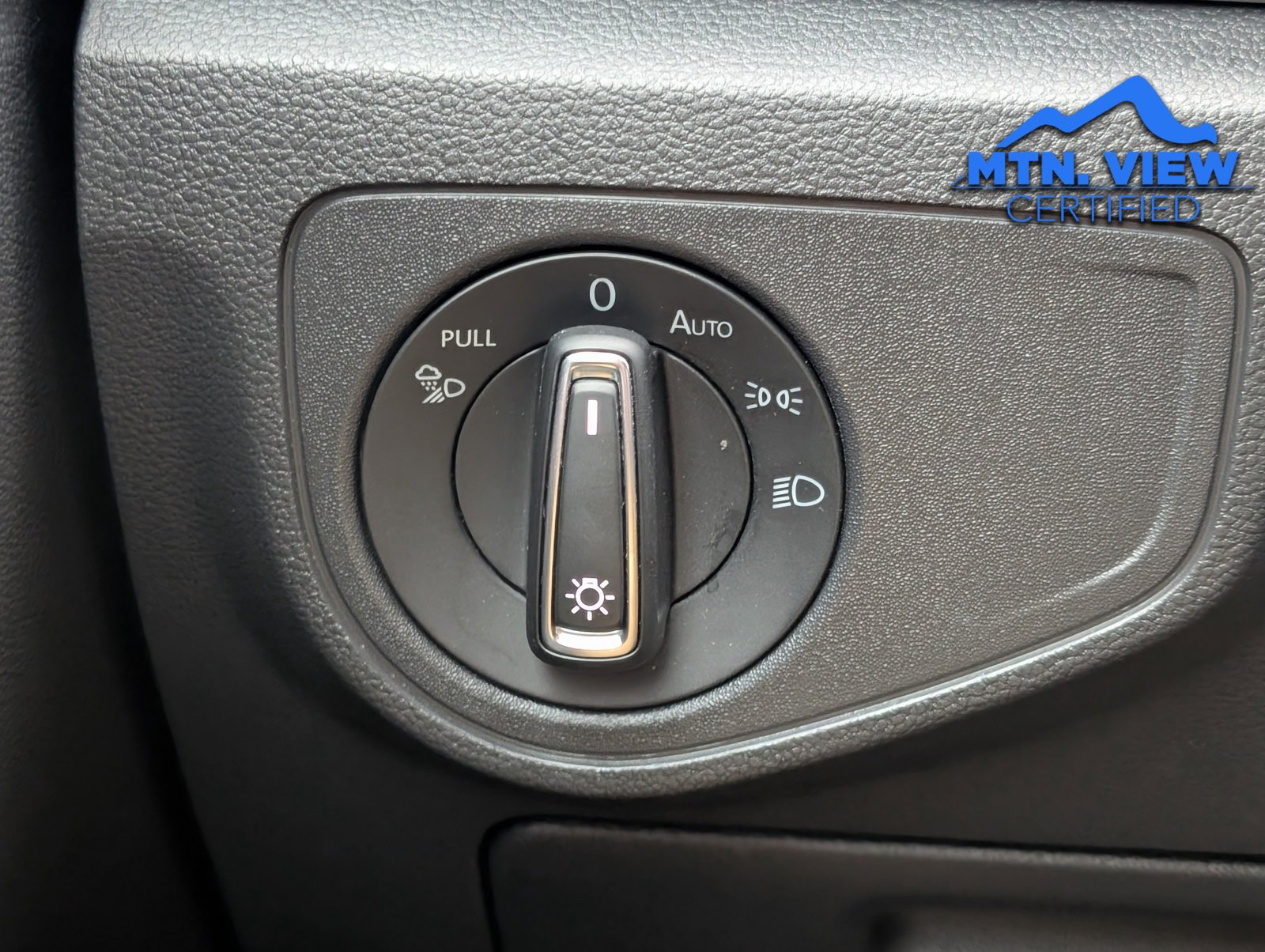 Used 2023 Volkswagen Atlas Cross Sport SE image 21