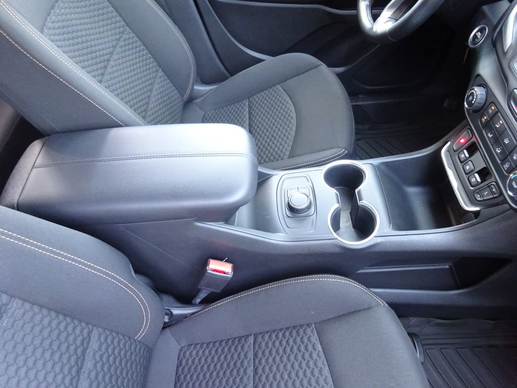 Used 2021 GMC Terrain SLE w/ LPO, Floor Liner Package FWD image 18