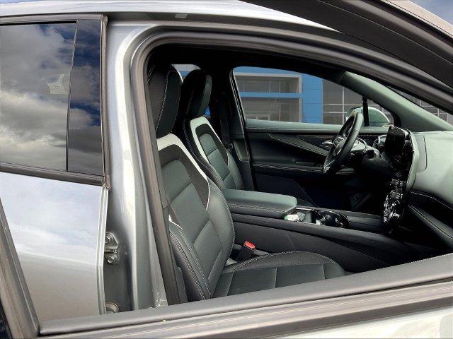Certified 2024 Chevrolet Blazer EV LT AWD/4WD image 31