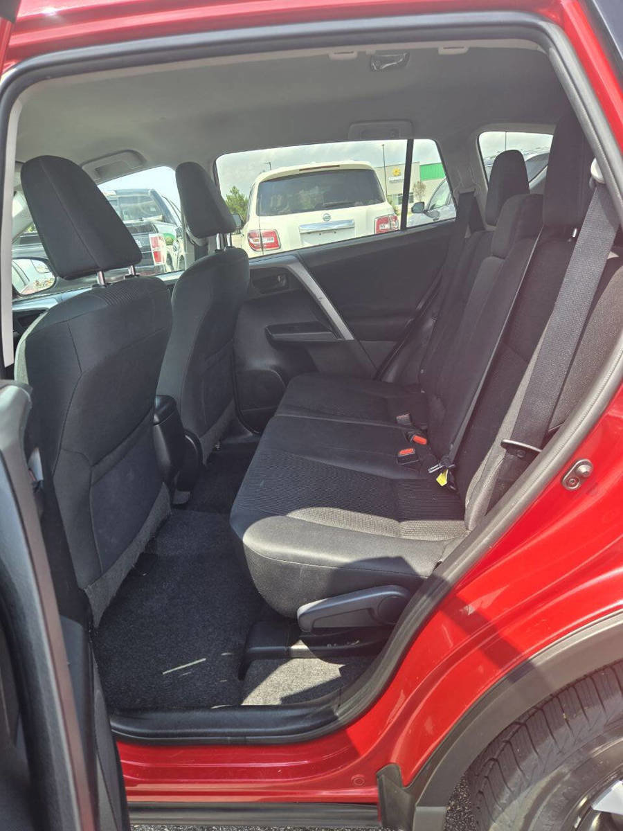 Used 2017 Toyota RAV4 LE image 23