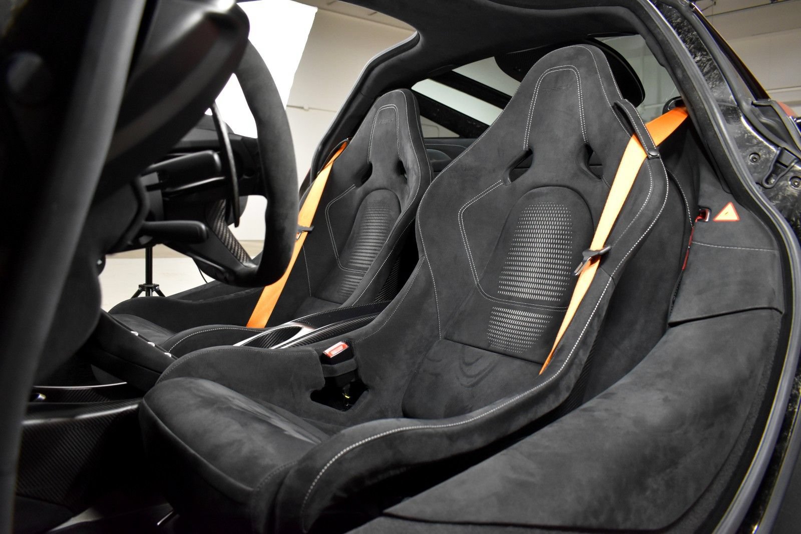 Used 2021 McLaren 765LT RWD image 31