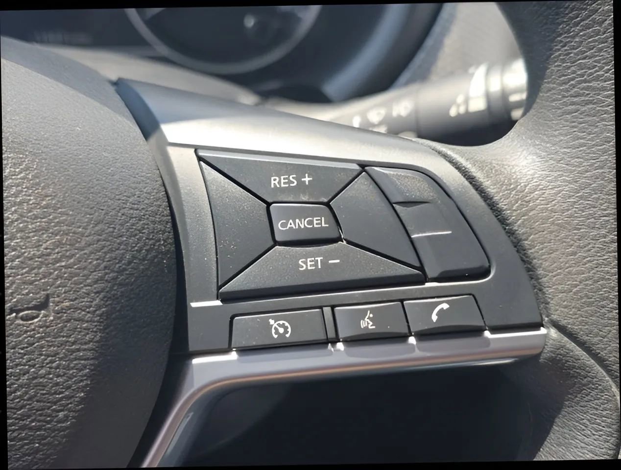 Used 2020 Nissan Kicks SV image 12