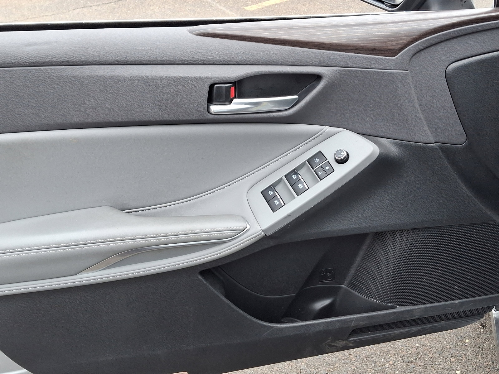 Used 2021 Toyota Avalon XLE image 13