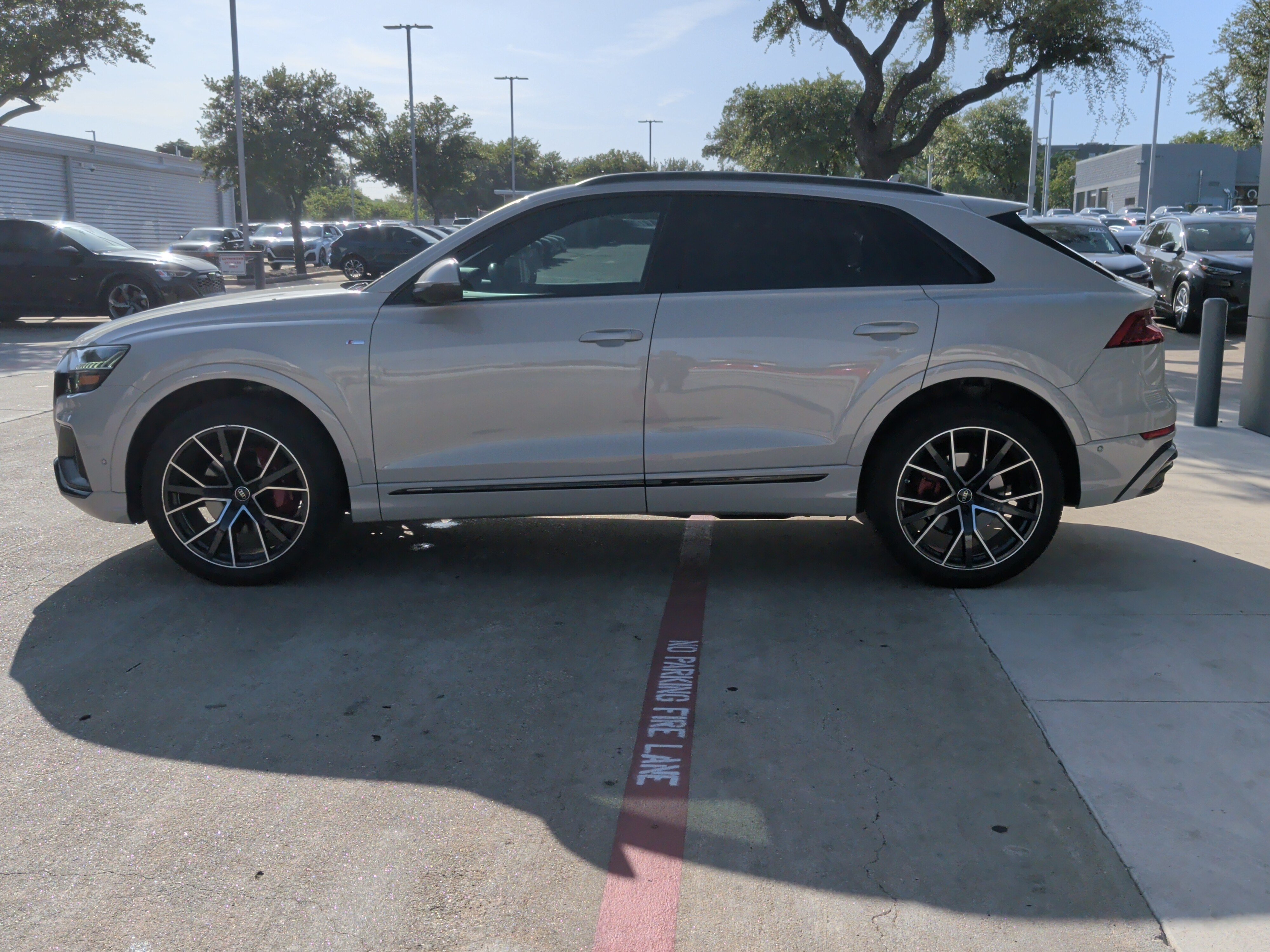 Used 2023 Audi Q8 Prestige w/ Prestige Package AWD/4WD image 7