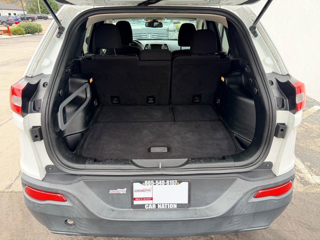 Used 2017 Jeep Cherokee Latitude image 13