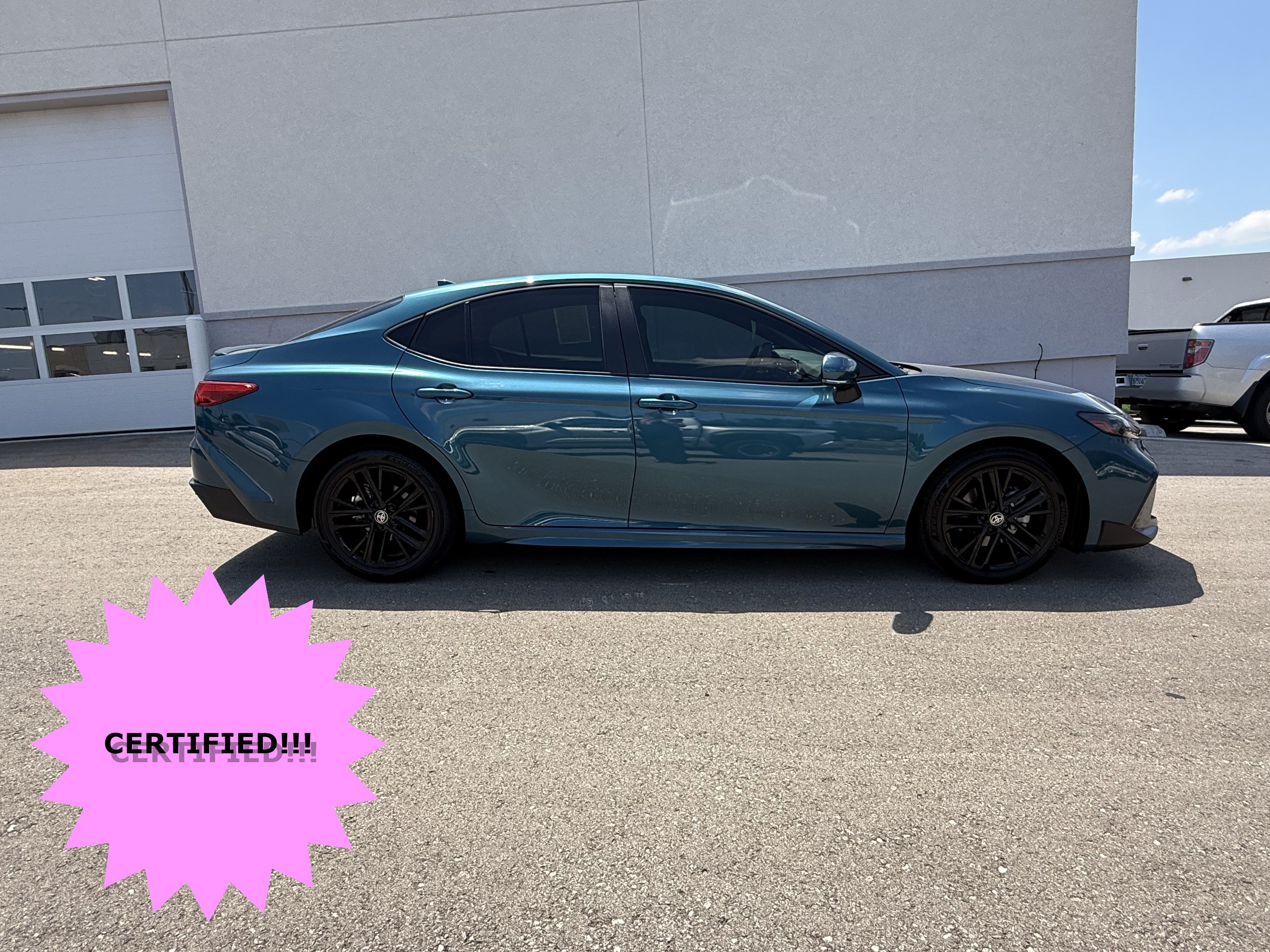 Used 2025 Toyota Camry SE w/ Multimedia Upgrade Package FWD image 1