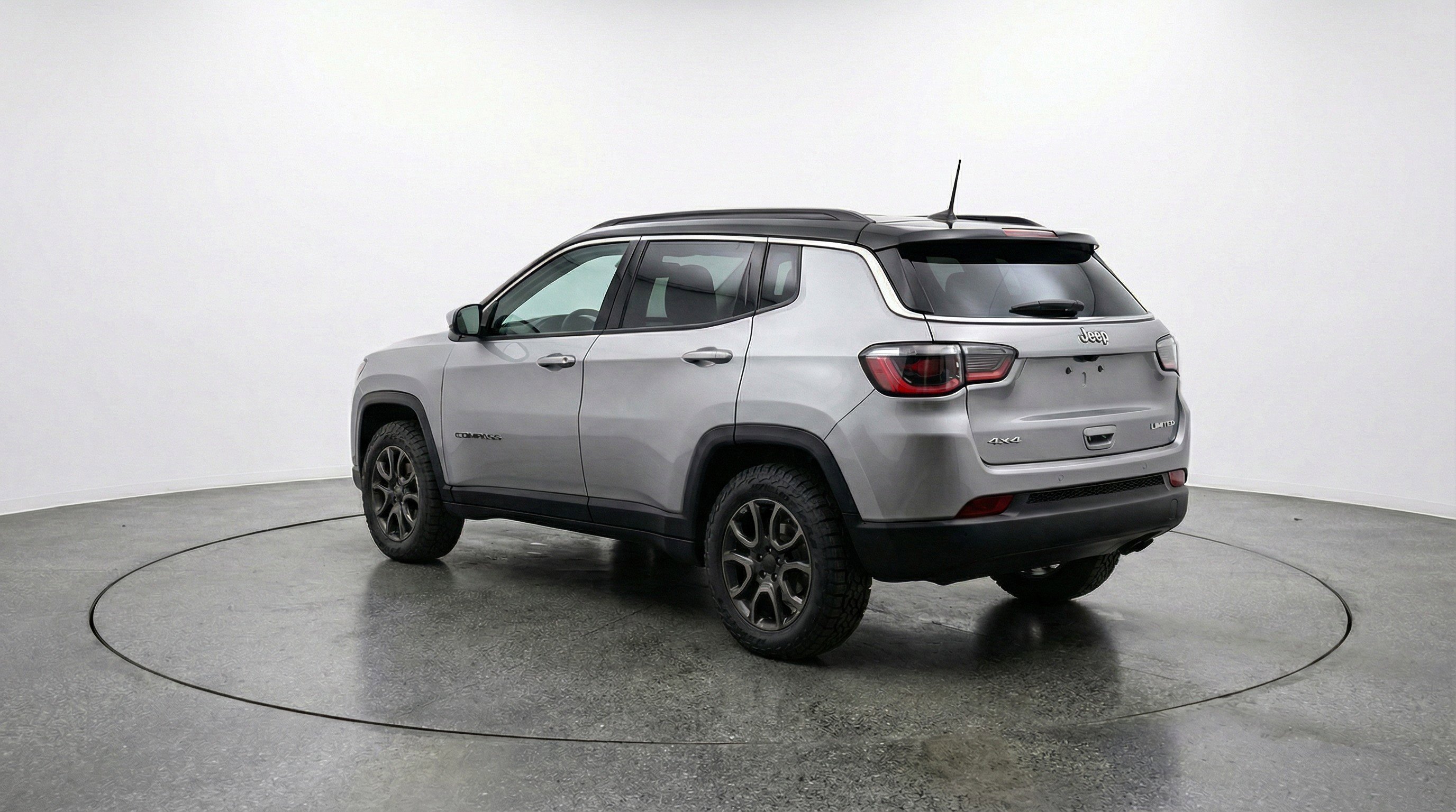 Used 2025 Jeep Compass Trailhawk AWD/4WD image 6