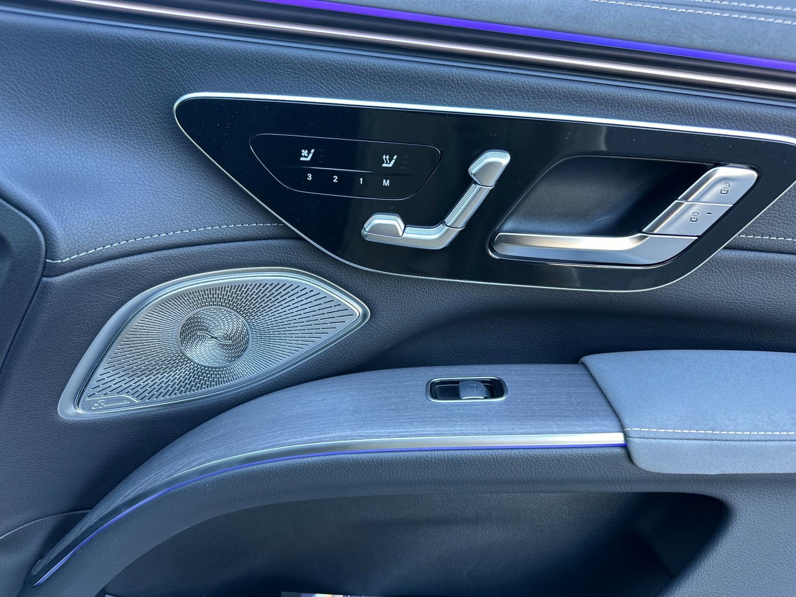 New 2026 Mercedes-Benz EQS 550 4MATIC SUV image 18