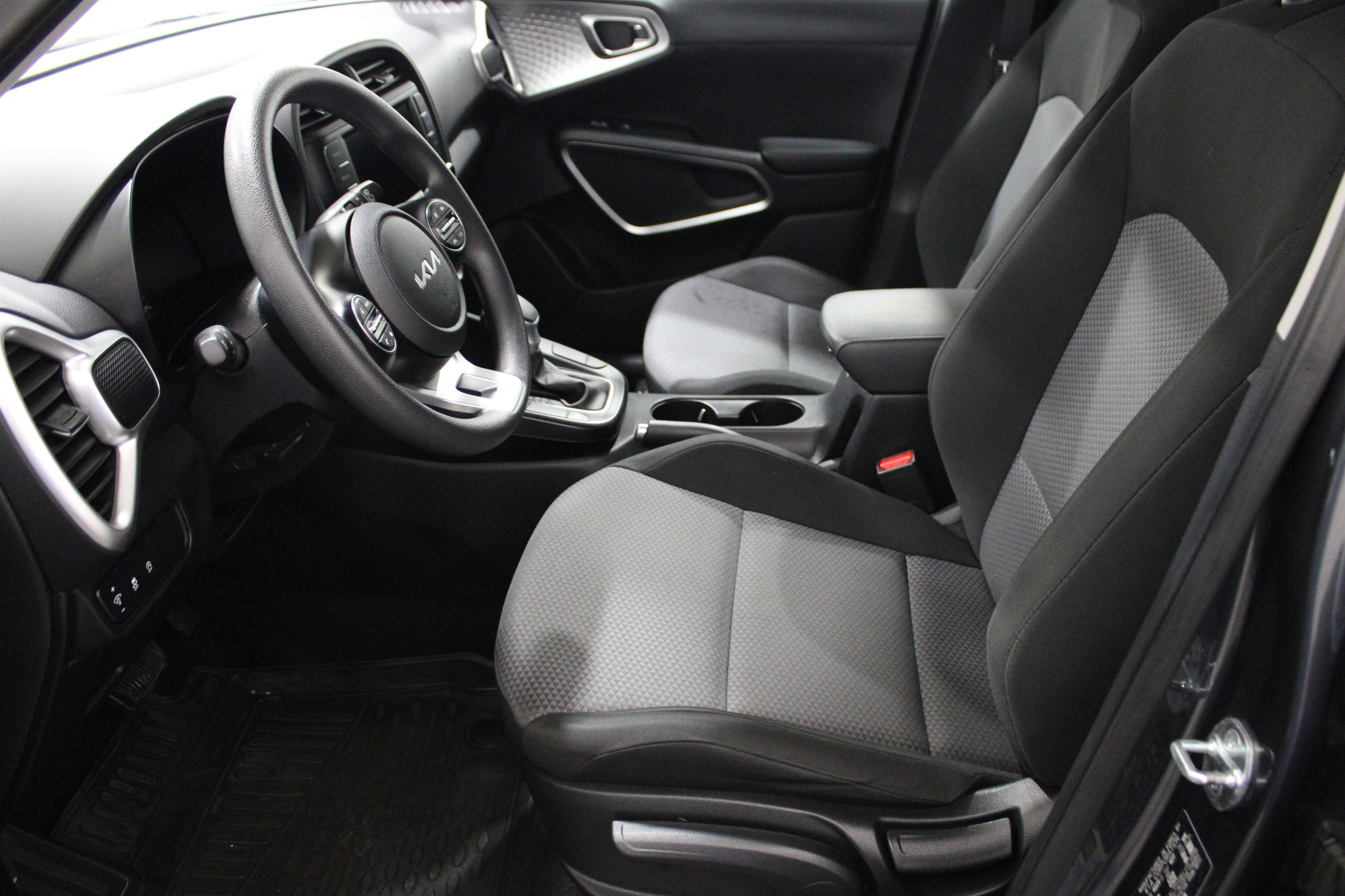 Used 2023 Kia Soul LX w/ Option Group 015 image 5