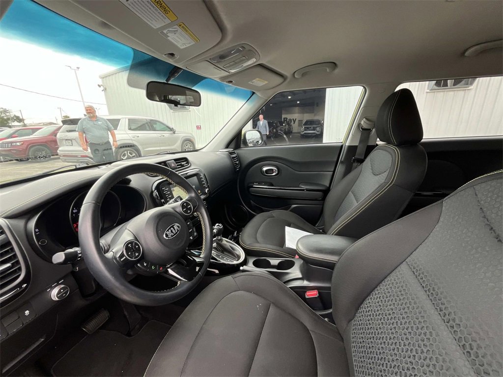 Used 2016 Kia Soul + w/ Audio Package image 10