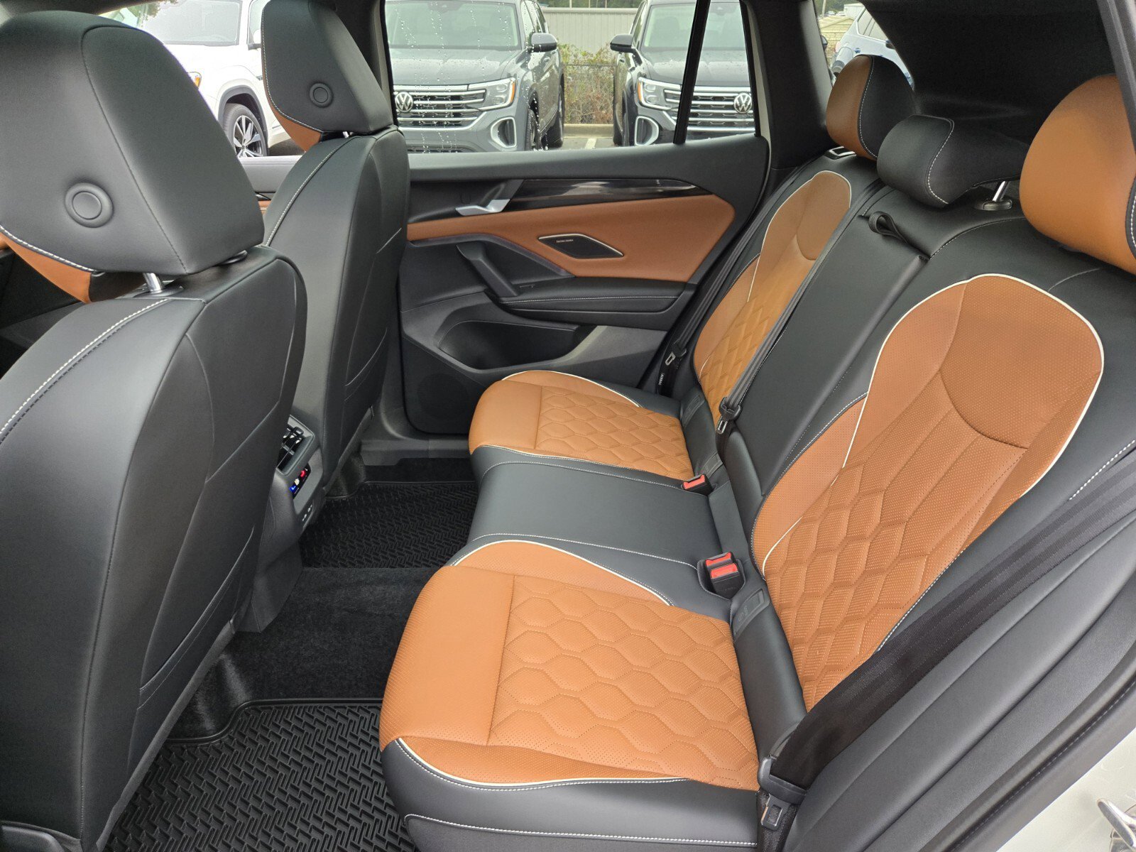 New 2026 Volkswagen Tiguan SEL R-Line image 7