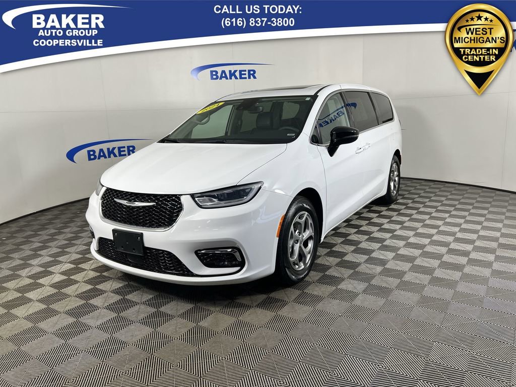 Used 2024 Chrysler Pacifica Limited image 1