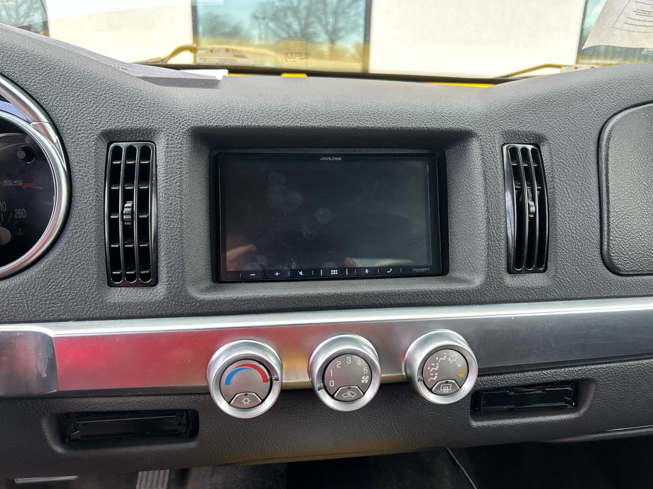 Used 2004 Chevrolet SSR w/ Preferred Equipment Group RWD image 15