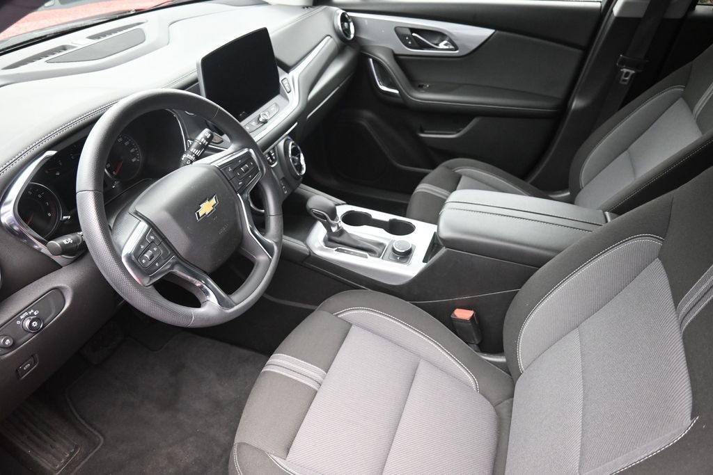 Used 2025 Chevrolet Blazer LT FWD image 22