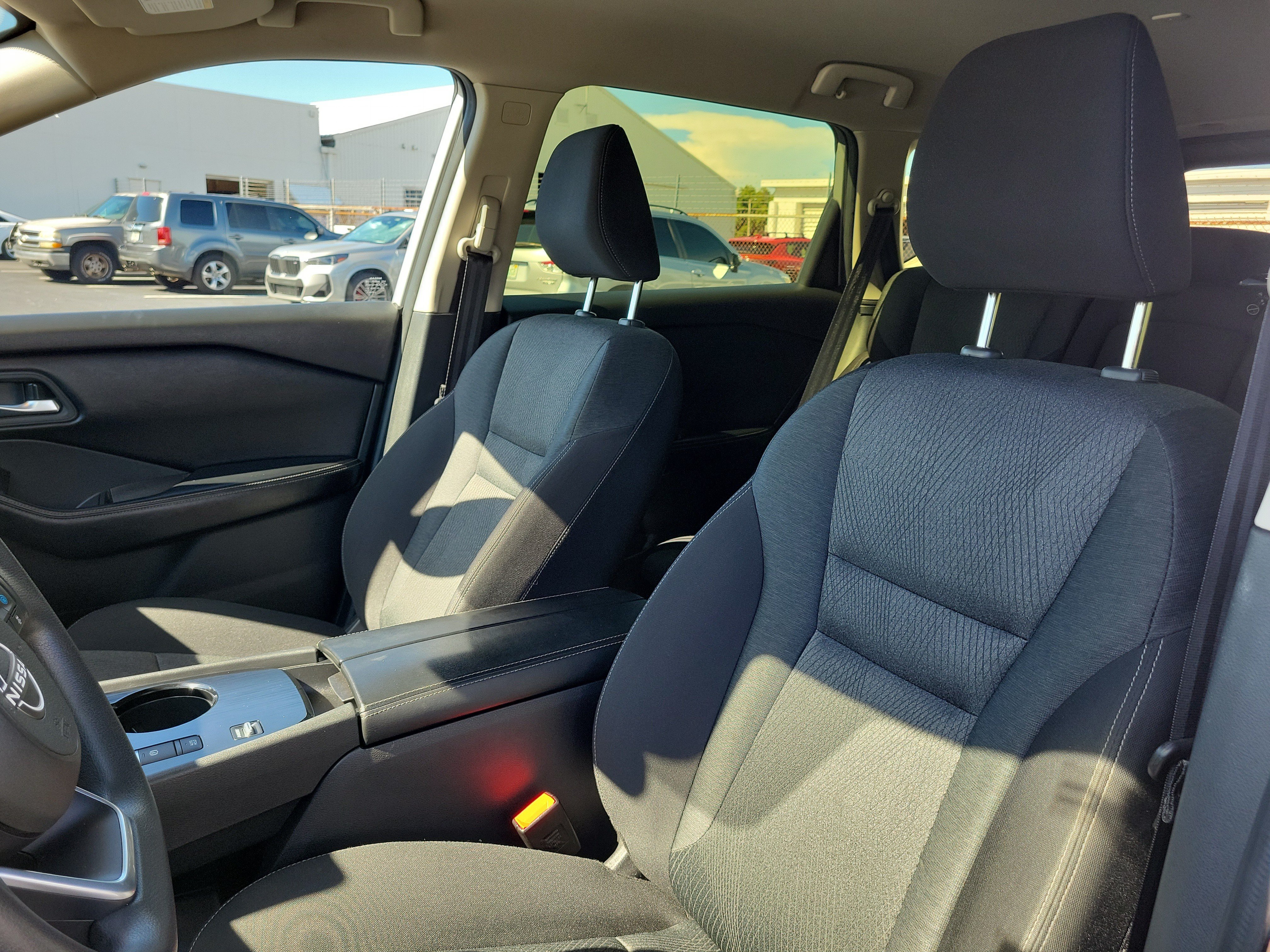 Used 2024 Nissan Rogue SV FWD image 20