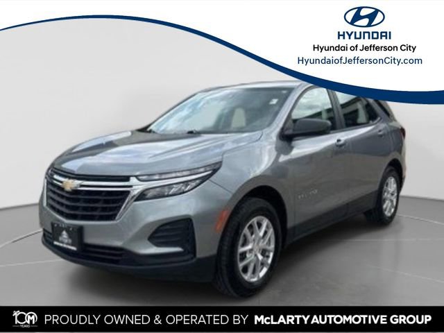 Used 2023 Chevrolet Equinox LS AWD/4WD image 2