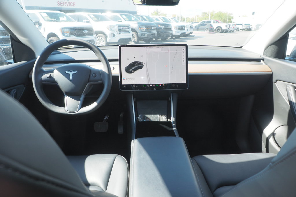 Used 2021 Tesla Model Y Long Range AWD/4WD image 16
