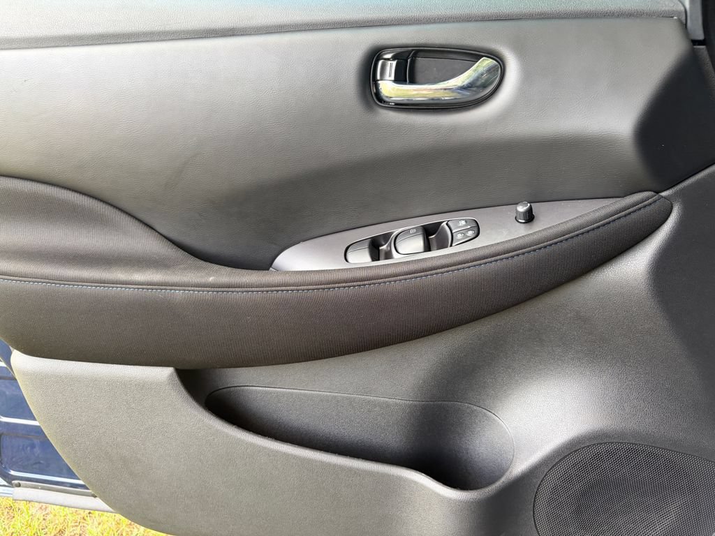 Used 2025 Nissan Leaf S FWD image 12