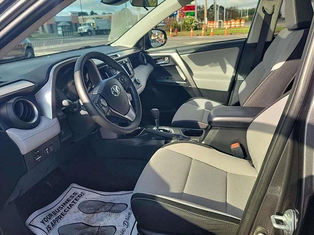 Used 2018 Toyota RAV4 XLE w/ Plus Extra Value Package AWD/4WD image 12
