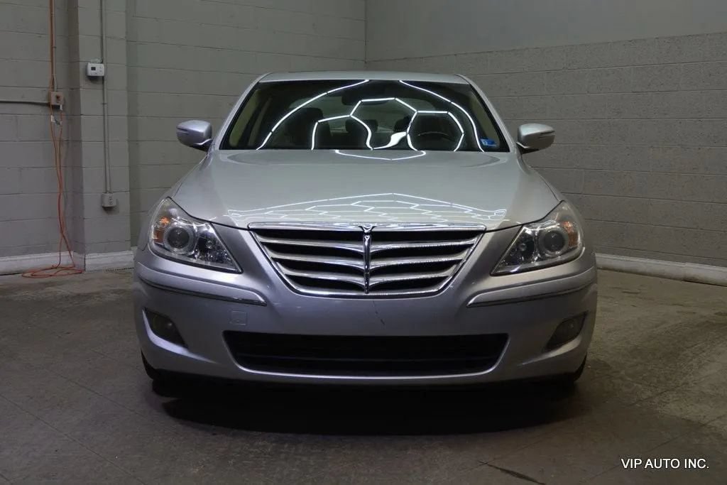 Used 2010 Hyundai Genesis 4.6 RWD image 33