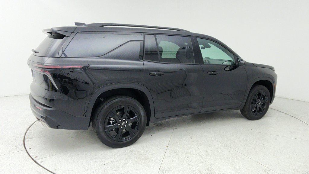 New 2027 Chevrolet Traverse LT w/ Driver Confidence Package FWD image 7