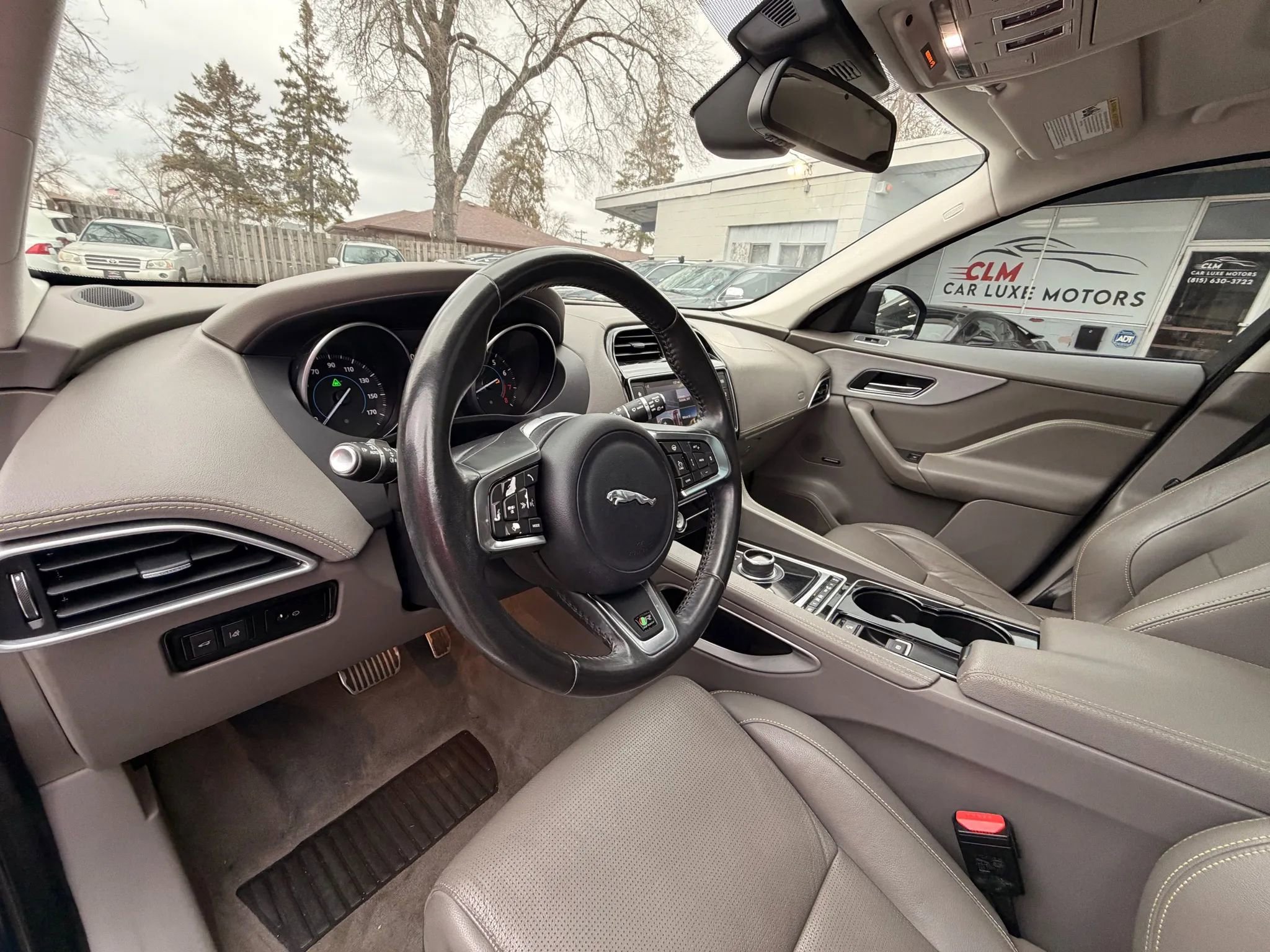 Used 2017 Jaguar F-PACE R-Sport image 9