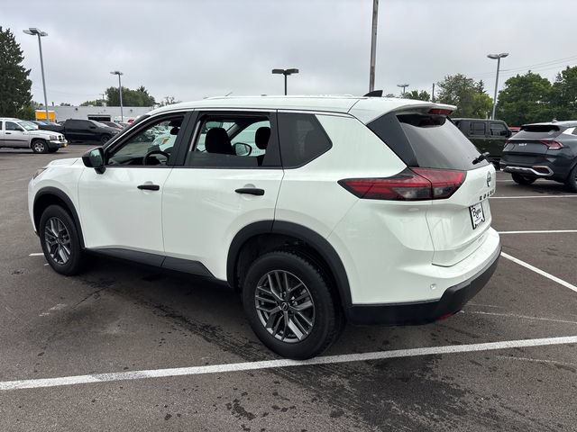 Used 2024 Nissan Rogue S FWD image 4