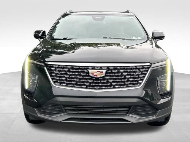 Used 2024 Cadillac XT4 Luxury w/ Cold Weather Package AWD/4WD image 8
