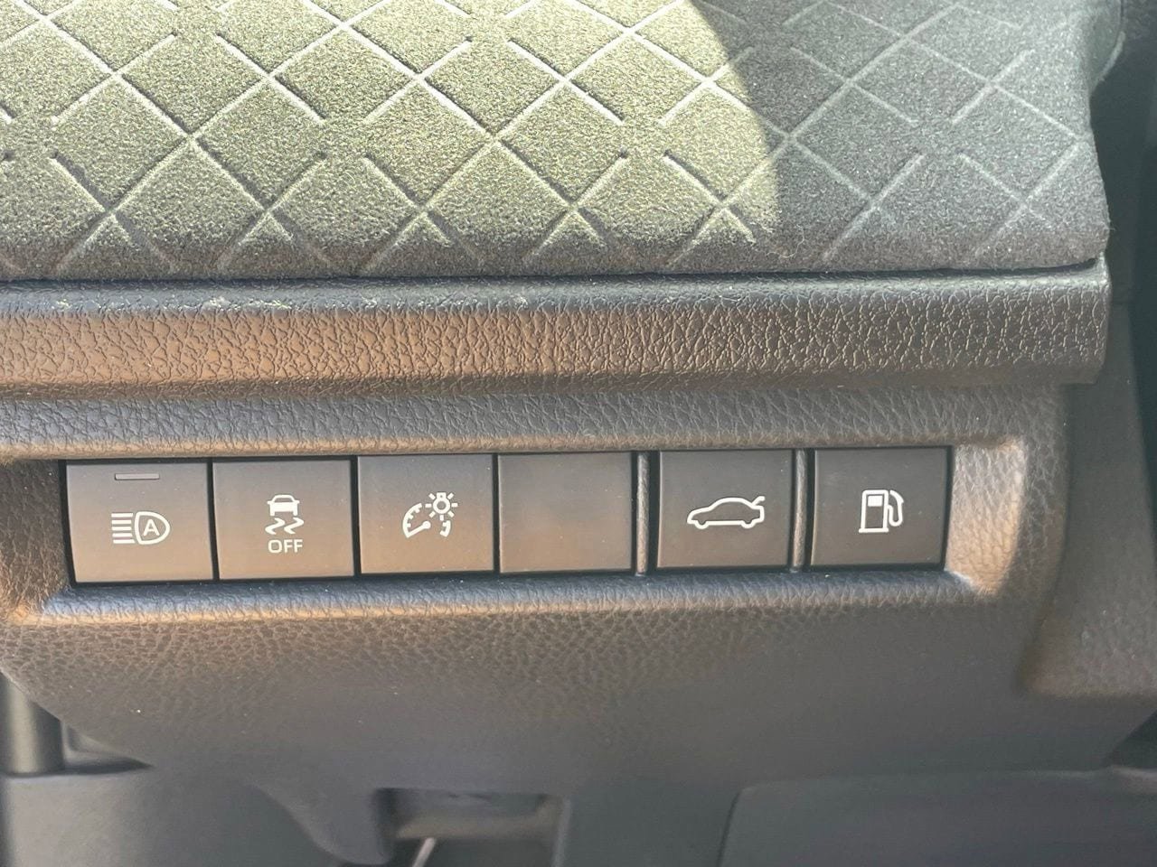 Used 2026 Toyota Camry XLE AWD/4WD image 6