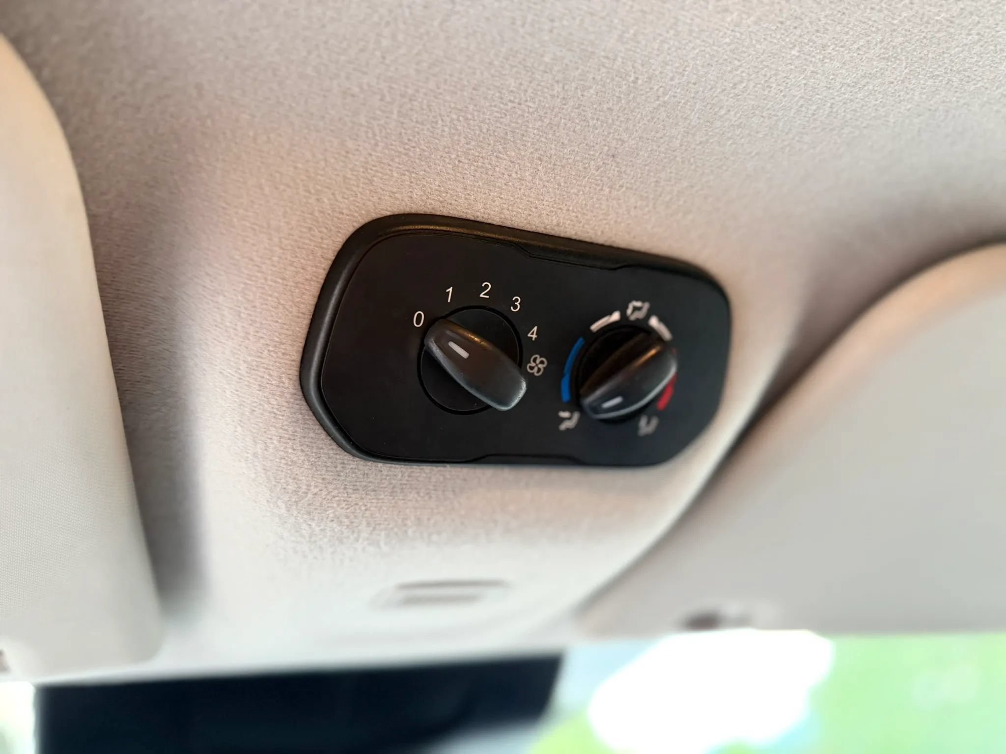 Used 2017 Ford Transit 350 XLT RWD image 31
