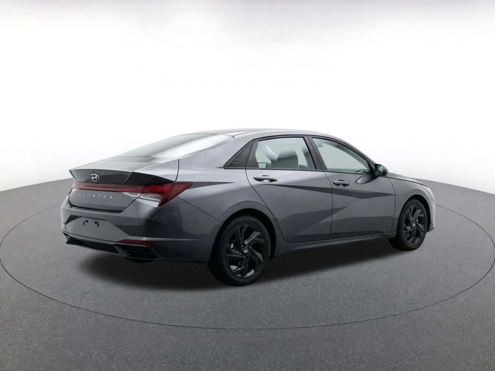 Used 2026 Hyundai Elantra Sport FWD image 9