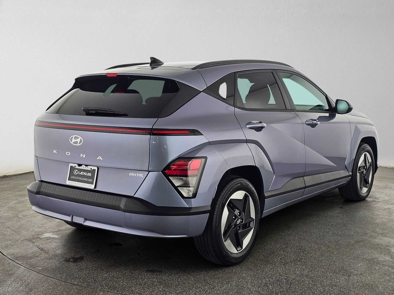 Used 2024 Hyundai Kona SEL FWD image 3